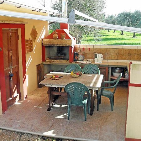 Camping Terreno-Ro-Bi-Li Hotel Cutrofiano Luaran gambar