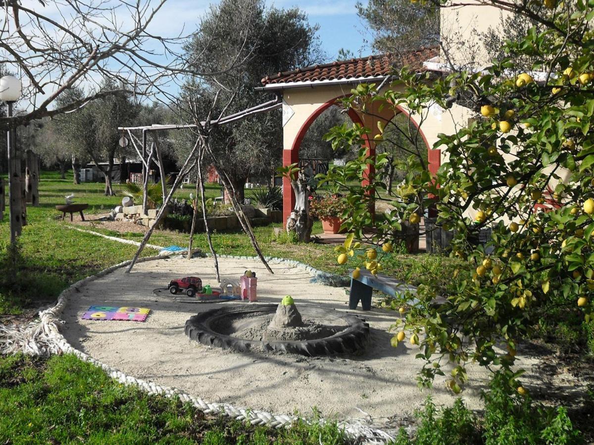 Camping Terreno-Ro-Bi-Li Hotel Cutrofiano Luaran gambar