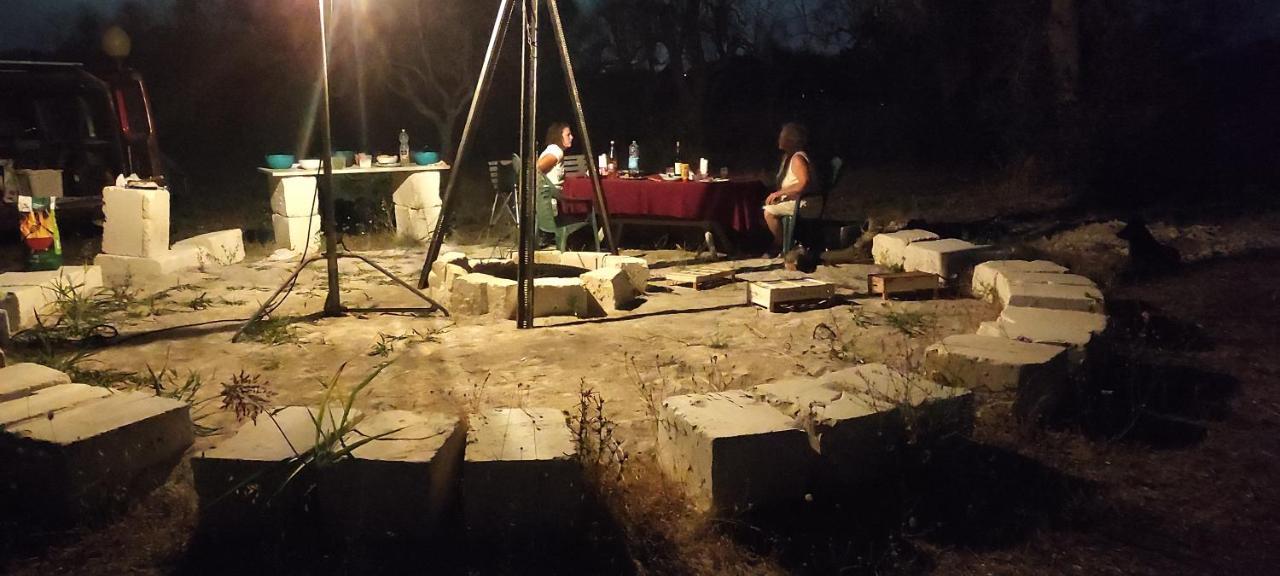 Camping Terreno-Ro-Bi-Li Hotel Cutrofiano Luaran gambar